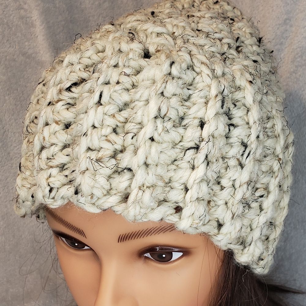 Crochet Beanie Hat, Ribbed, Chunky, New, Handmade, Unisex, Cream brown